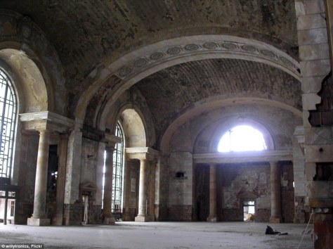 Michigan Central Train Station in Detroit Gutted and Rotting
